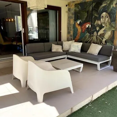 Casa Amplia Y Exclusiva Malaga