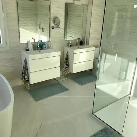 Casa Amplia Y Exclusiva Holiday home Malaga
